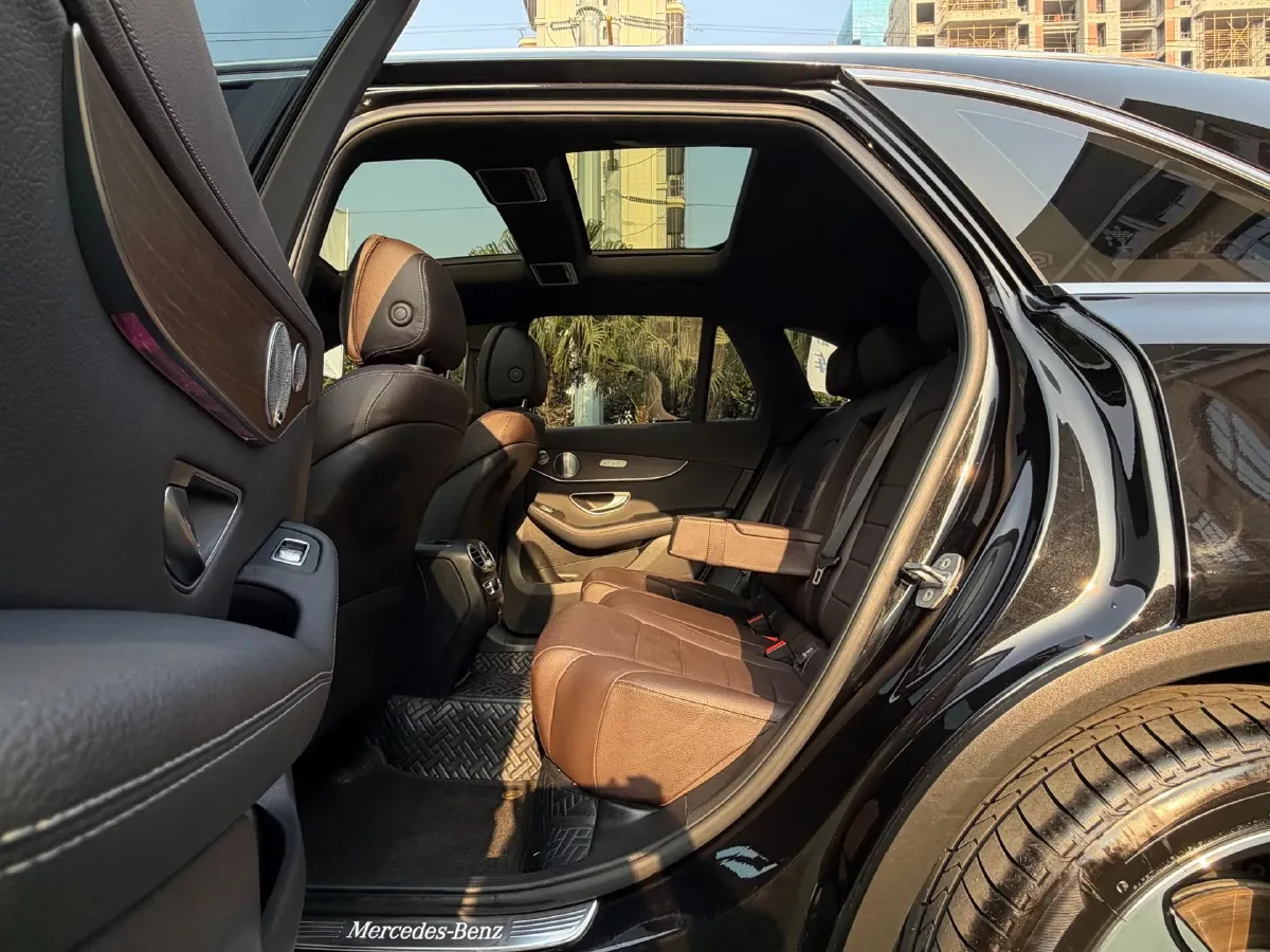 2021 Mercedes-Benz GLC Class 2.0T 258HP L4 9AT,autocango,china used car exporter,china ev exporter,chinese used car exporter,chinese used ev exporter