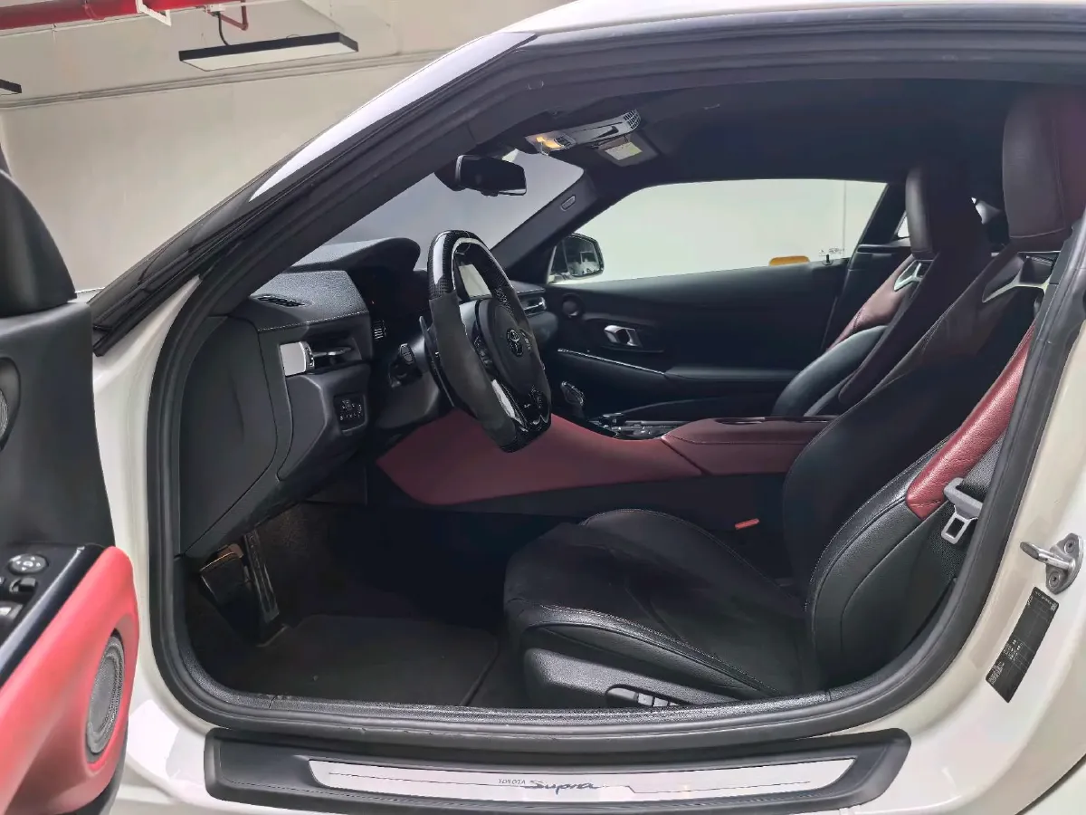 2021 Toyota Supra 3.0T 340HP L6 8AT,autocango,china used car exporter,china ev exporter,chinese used car exporter,chinese used ev exporter