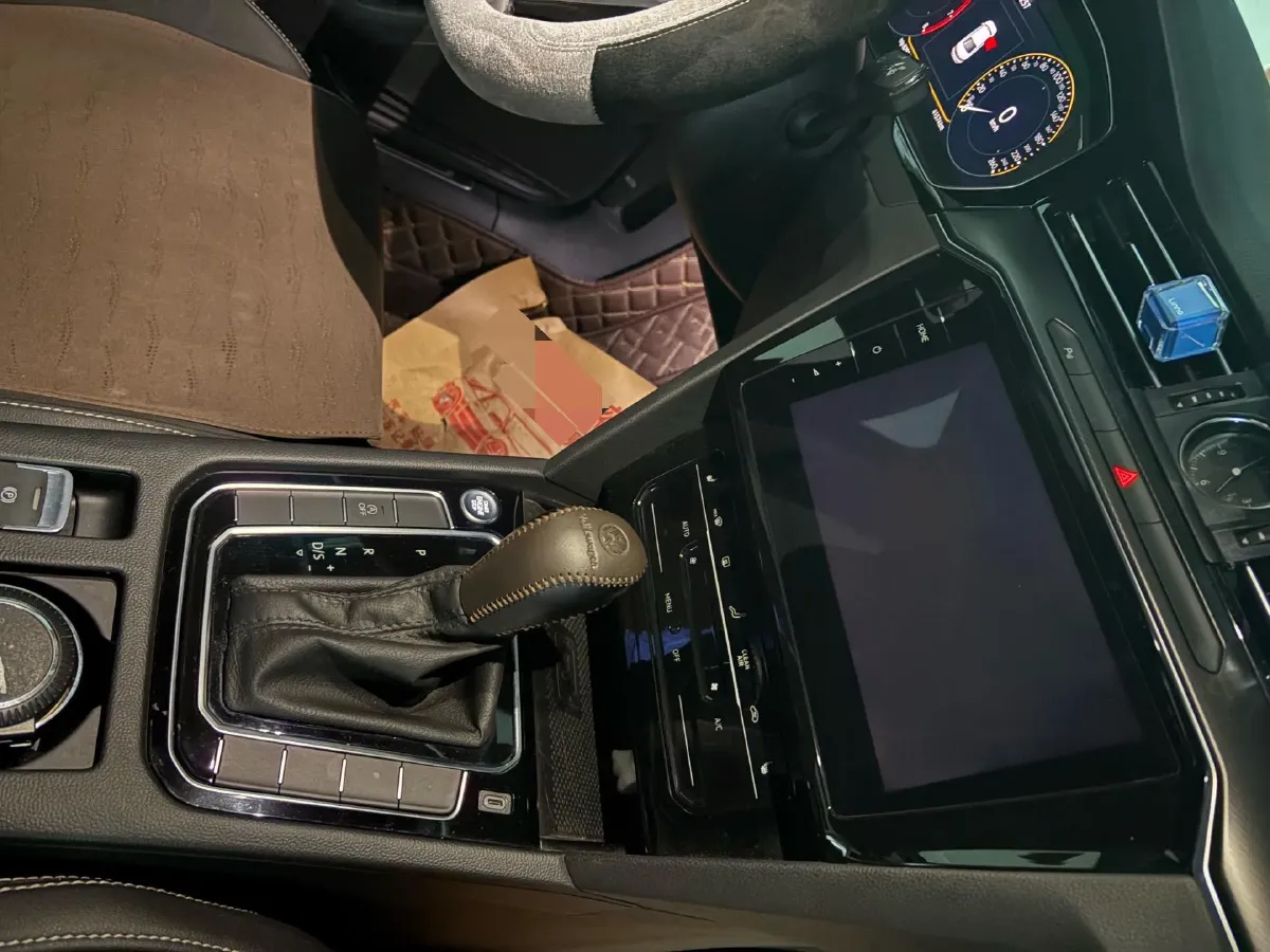 2020 Volkswagen Magotan 2.0T 186HP L4 7DCT,autocango,china used car exporter,china ev exporter,chinese used car exporter,chinese used ev exporter