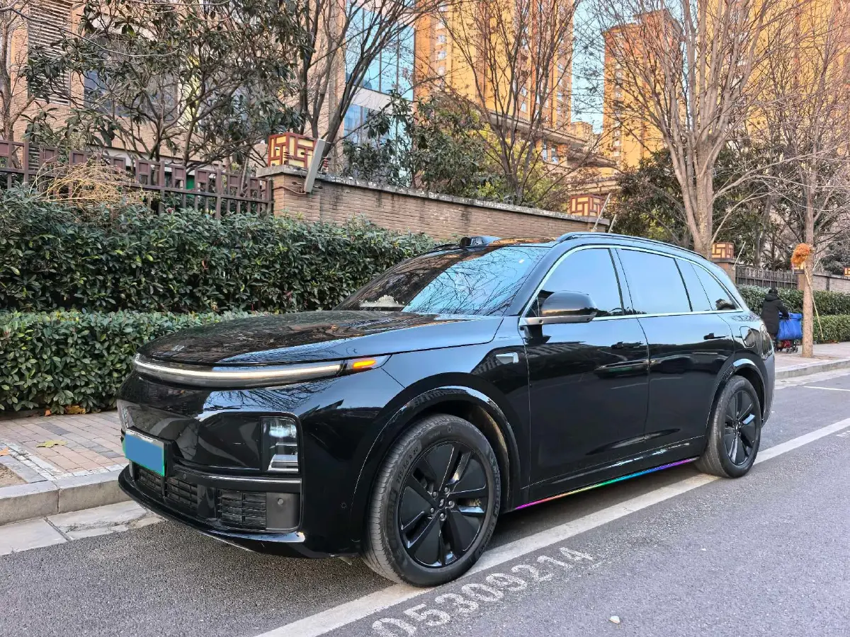 2024 MG Cyberster BEV 64KWH