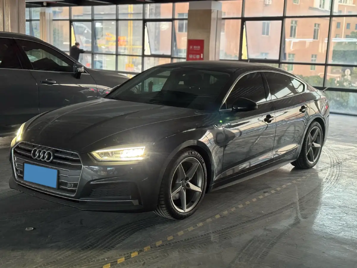 2019 Alfa Romeo Giulia 2.0T 280HP L4 8AT