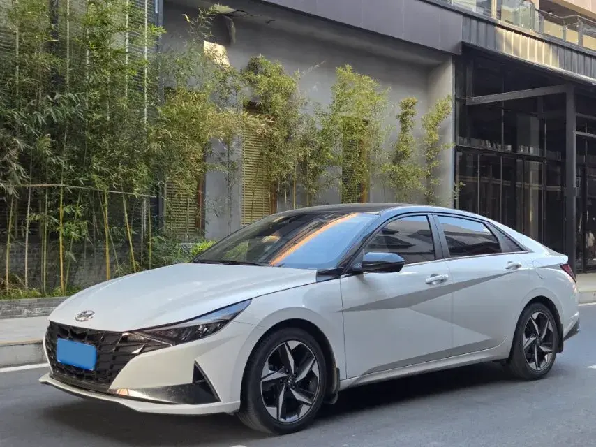 2022 Hyundai Elantra 1.5L 115HP L4 CVT