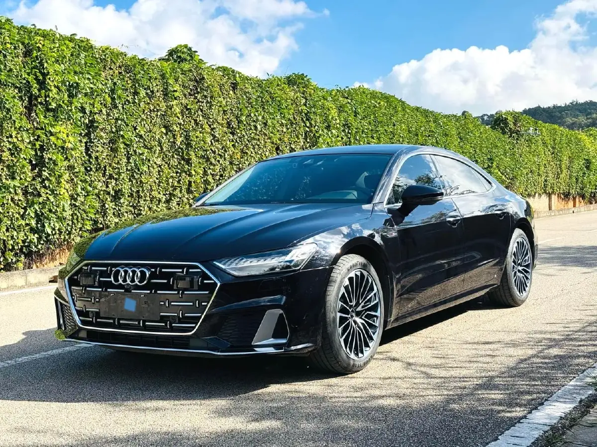 2024 Audi A7L 2.0T 245HP L4 7DCT