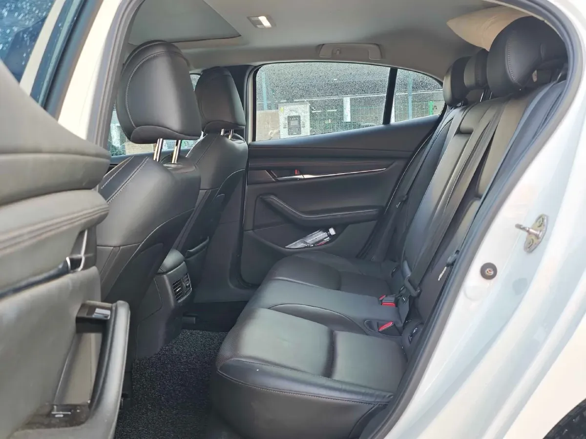 2021 Mazda 3 Axela 2.0L 158HP L4 6AT,autocango,china used car exporter,china ev exporter,chinese used car exporter,chinese used ev exporter