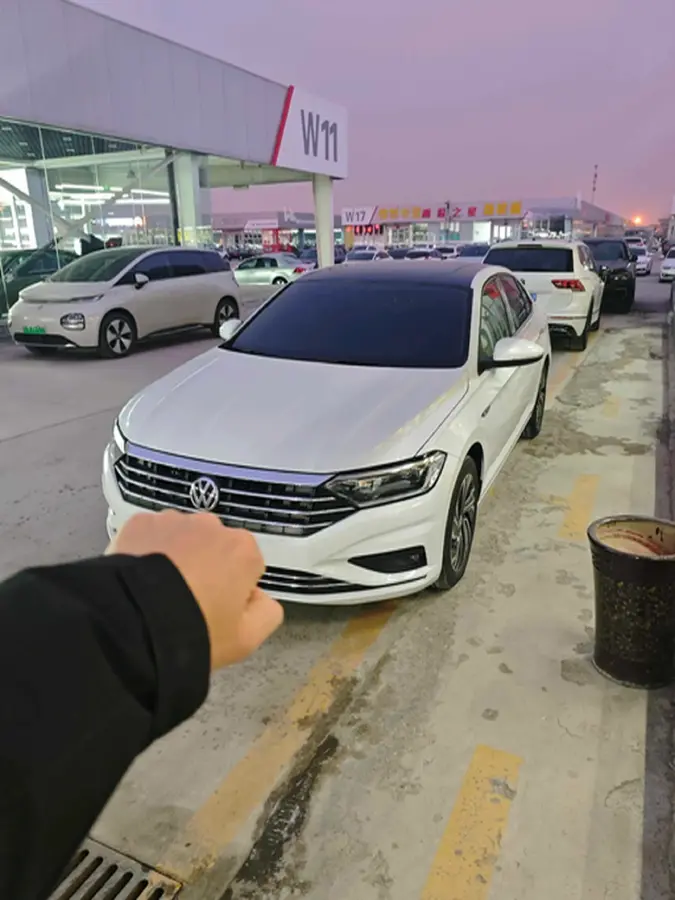 2021 Volkswagen Sagitar 1.4T 150HP L4 7DCT