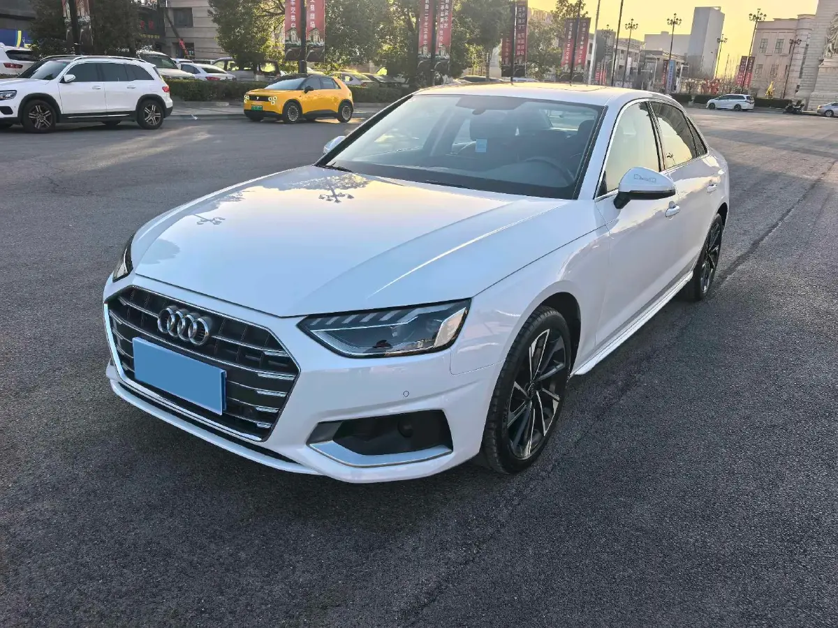 2023 Audi A4L 2.0T 190HP L4 7DCT