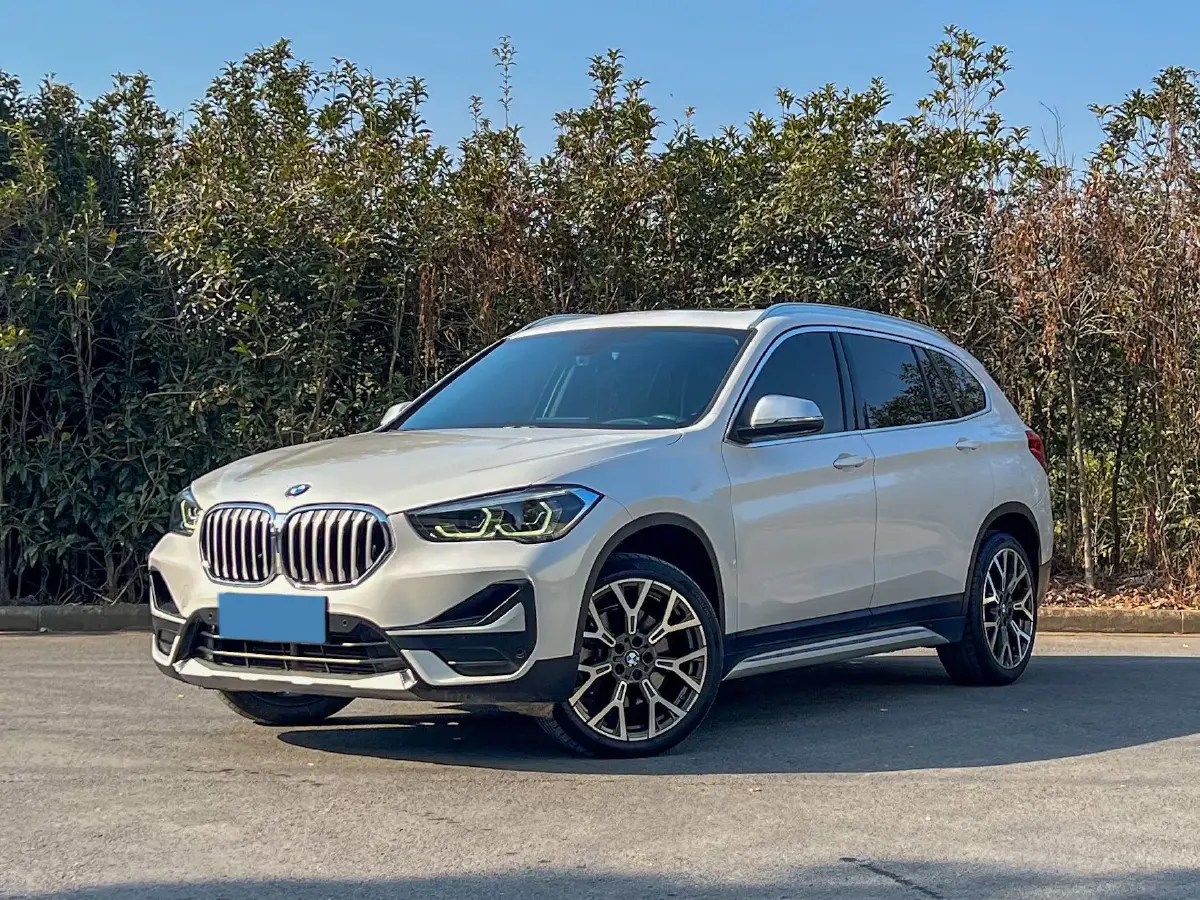2022 BMW X1 2.0T 192HP L4 8AT