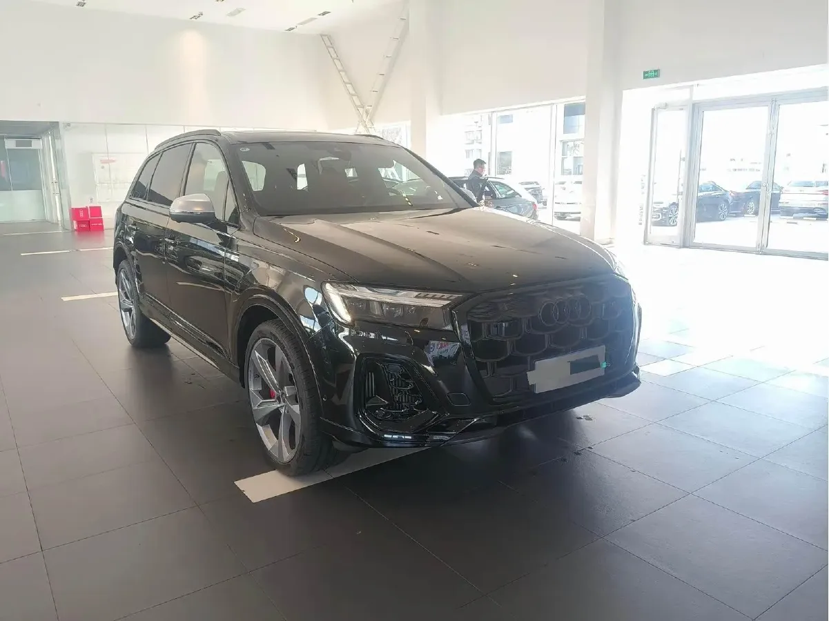 2024 Audi SQ7 4.0T 507HP V8 8AT,autocango,china used car exporter,china ev exporter,chinese used car exporter,chinese used ev exporter