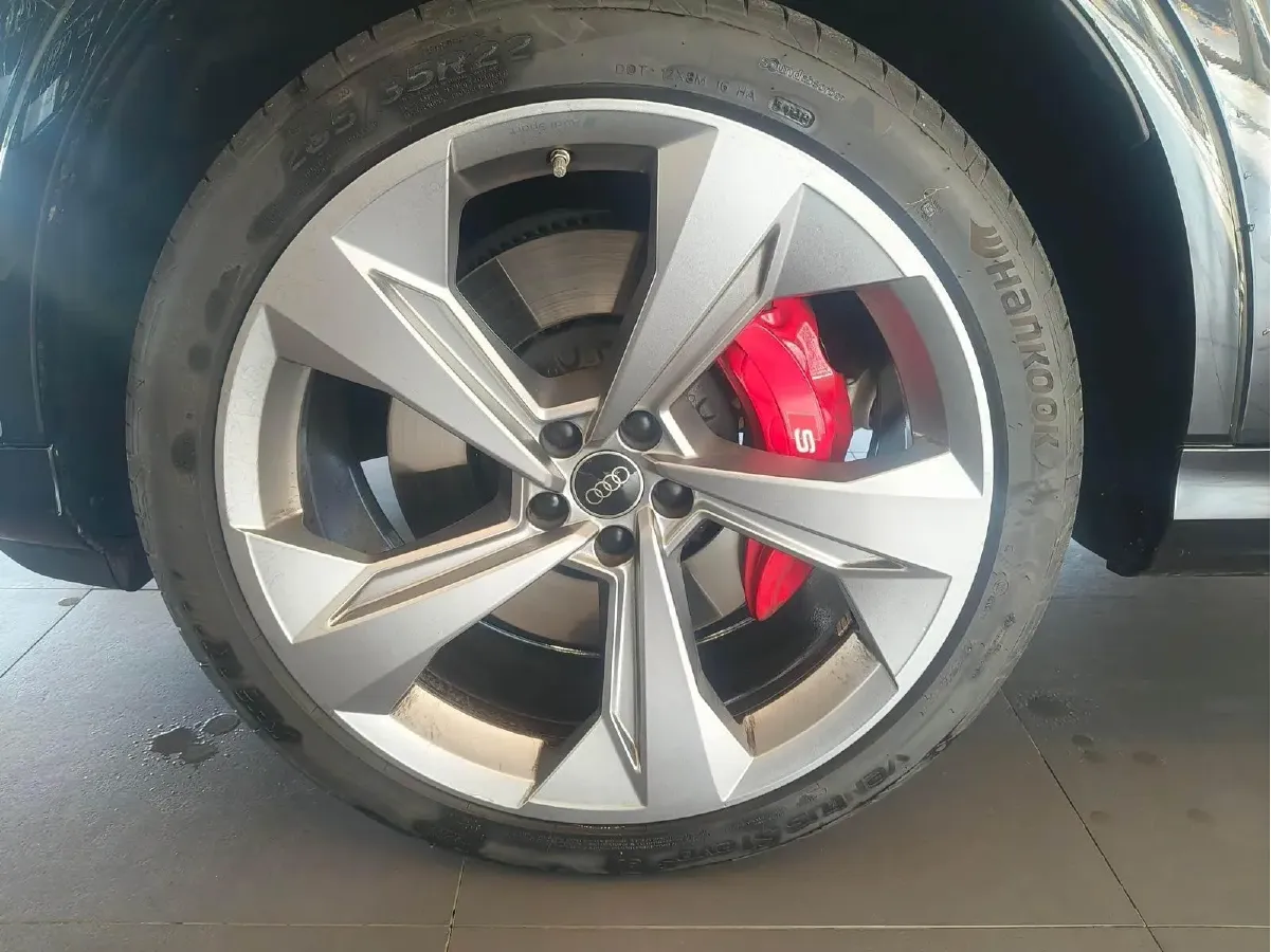 2024 Audi SQ7 4.0T 507HP V8 8AT,autocango,china used car exporter,china ev exporter,chinese used car exporter,chinese used ev exporter