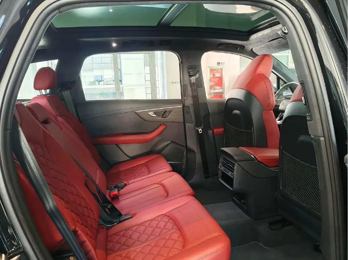 2024 Audi SQ7 4.0T 507HP V8 8AT,autocango,china used car exporter,china ev exporter,chinese used car exporter,chinese used ev exporter