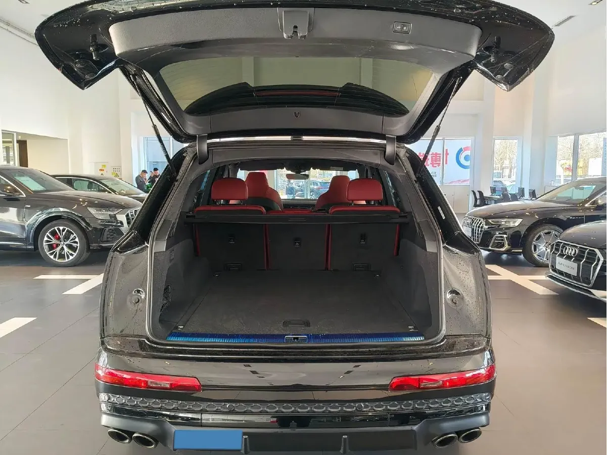 2024 Audi SQ7 4.0T 507HP V8 8AT,autocango,china used car exporter,china ev exporter,chinese used car exporter,chinese used ev exporter