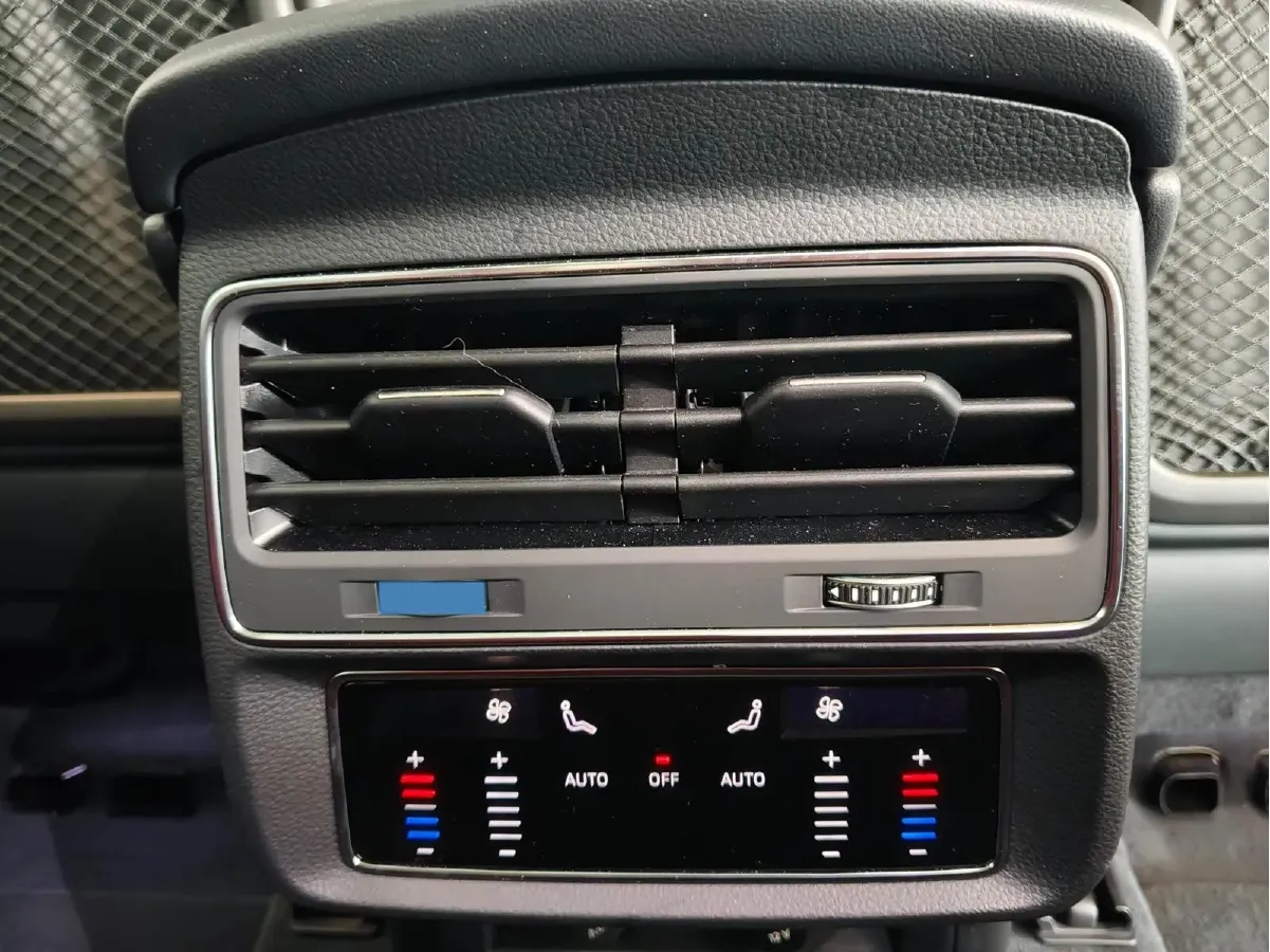 2024 Audi SQ7 4.0T 507HP V8 8AT,autocango,china used car exporter,china ev exporter,chinese used car exporter,chinese used ev exporter