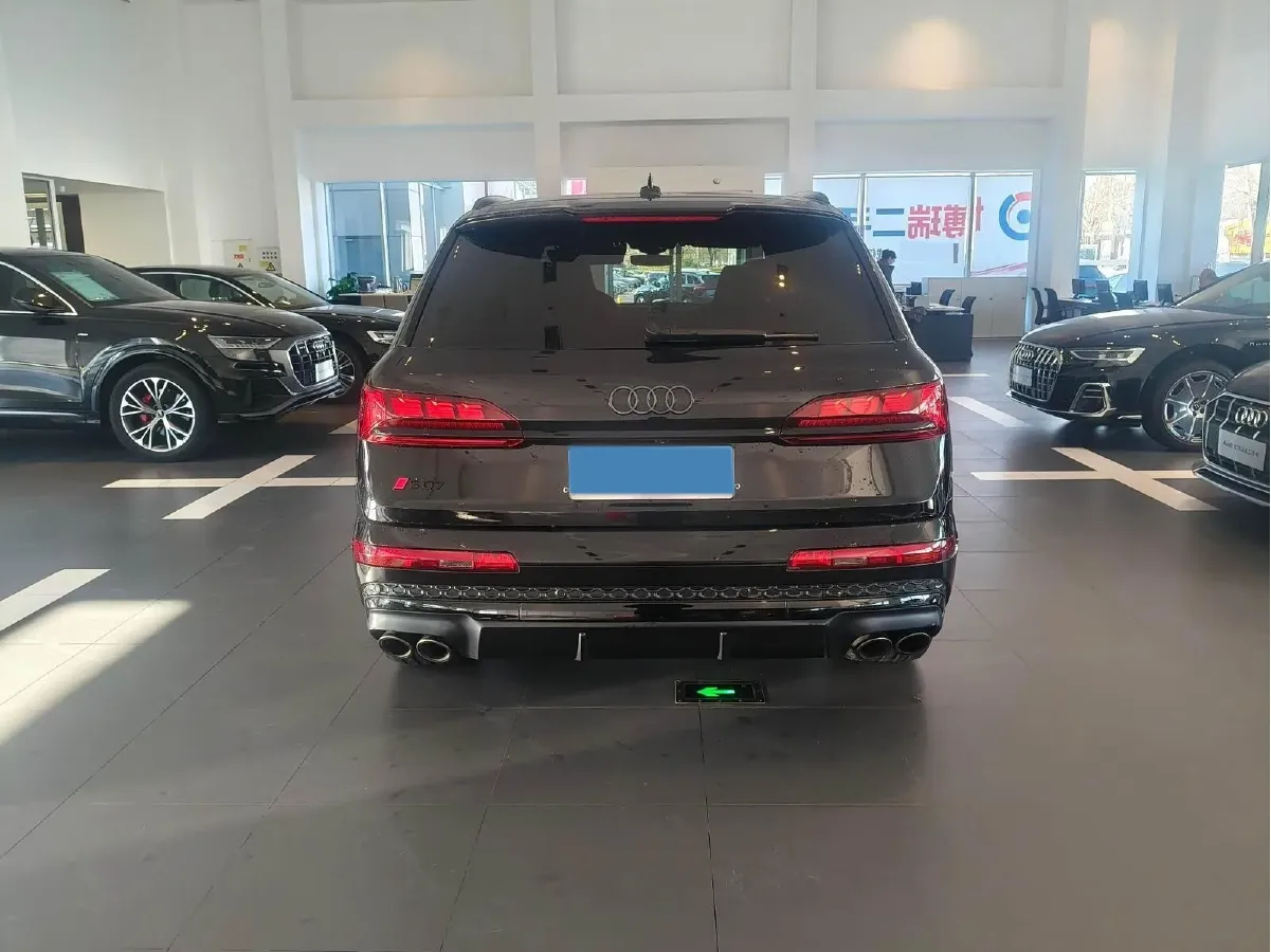 2024 Audi SQ7 4.0T 507HP V8 8AT,autocango,china used car exporter,china ev exporter,chinese used car exporter,chinese used ev exporter