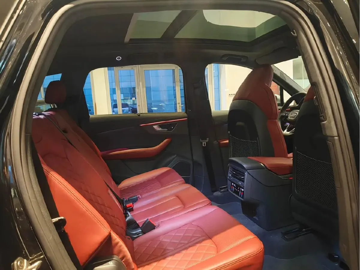 2024 Audi SQ7 4.0T 507HP V8 8AT,autocango,china used car exporter,china ev exporter,chinese used car exporter,chinese used ev exporter