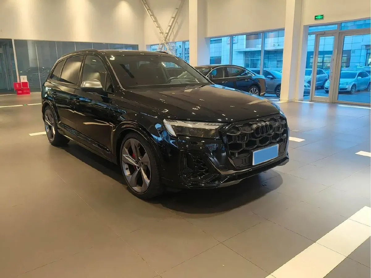 2024 Audi SQ7 4.0T 507HP V8 8AT,autocango,china used car exporter,china ev exporter,chinese used car exporter,chinese used ev exporter