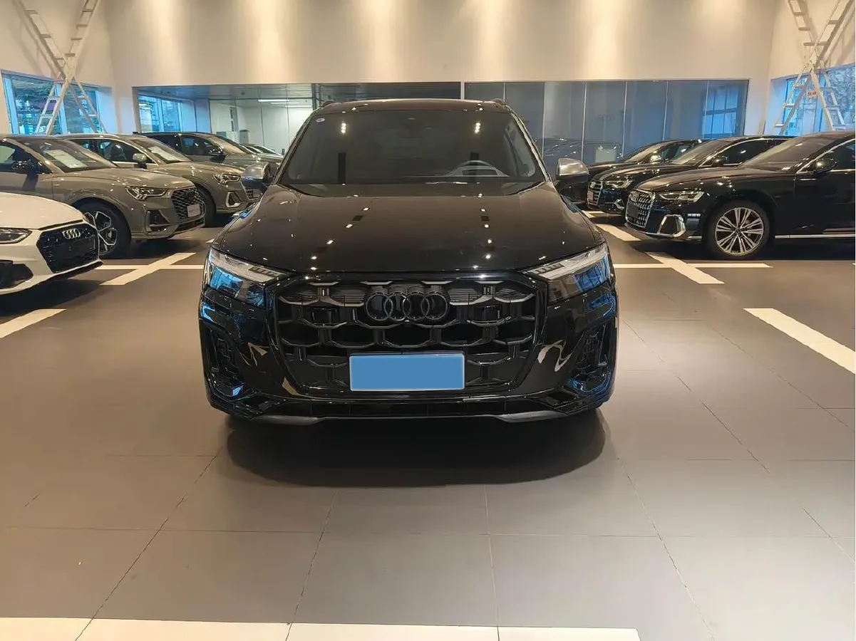2024 Audi SQ7 4.0T 507HP V8 8AT,autocango,china used car exporter,china ev exporter,chinese used car exporter,chinese used ev exporter
