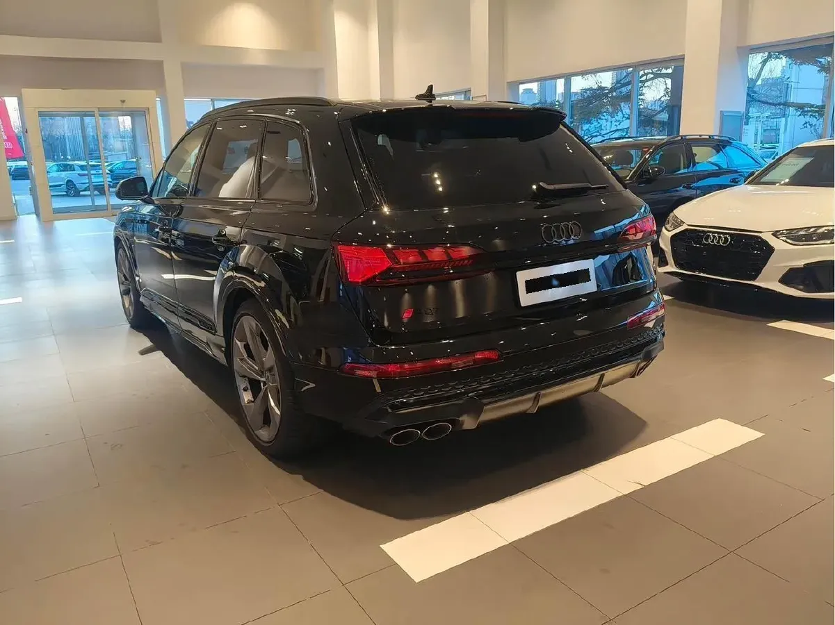 2024 Audi SQ7 4.0T 507HP V8 8AT,autocango,china used car exporter,china ev exporter,chinese used car exporter,chinese used ev exporter
