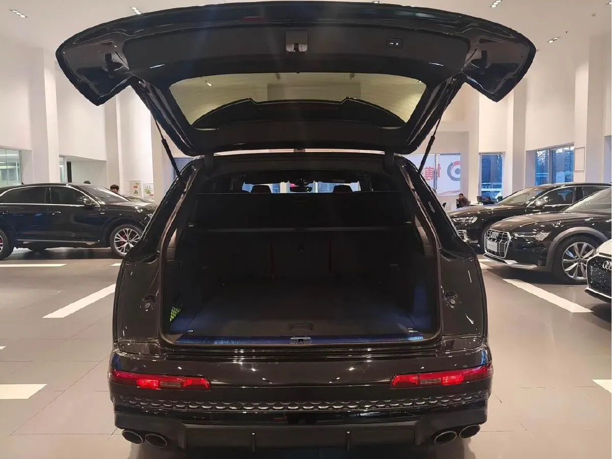 2024 Audi SQ7 4.0T 507HP V8 8AT,autocango,china used car exporter,china ev exporter,chinese used car exporter,chinese used ev exporter