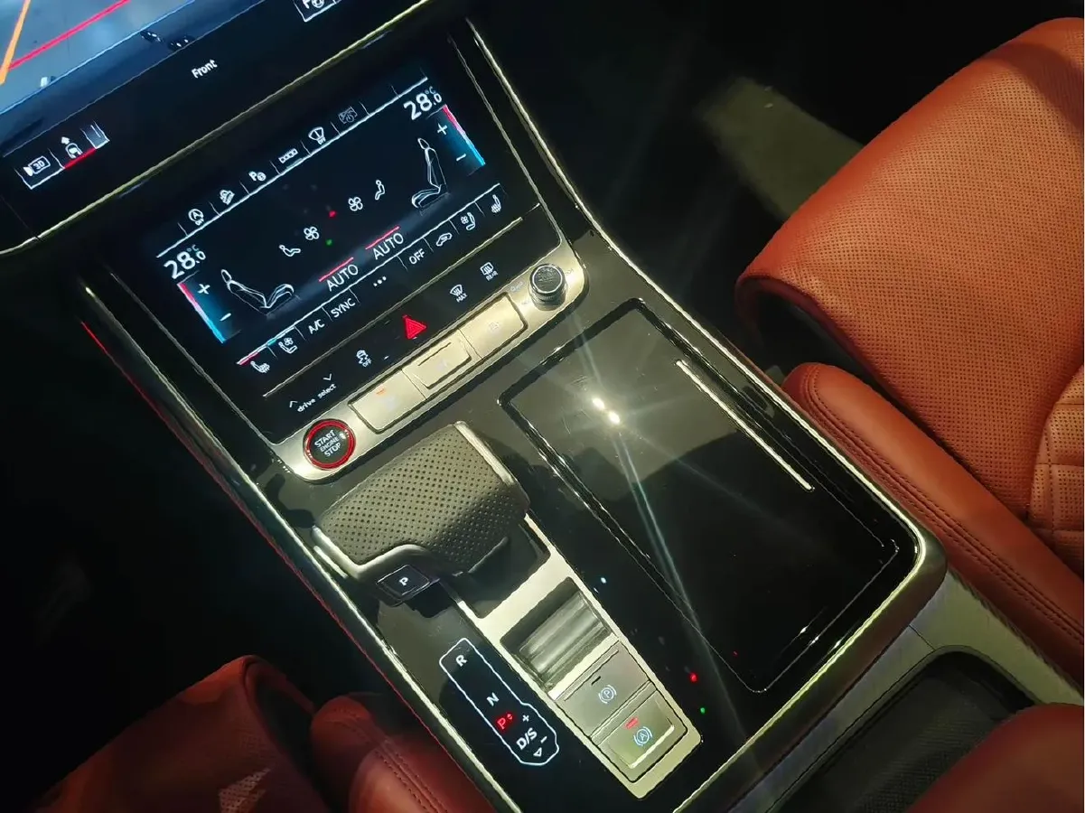 2024 Audi SQ7 4.0T 507HP V8 8AT,autocango,china used car exporter,china ev exporter,chinese used car exporter,chinese used ev exporter