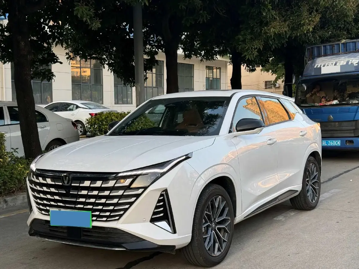 2024 ChangAn UNI-Z 1.5L 98HP L4 E-CVT PHEV 18.4KWH