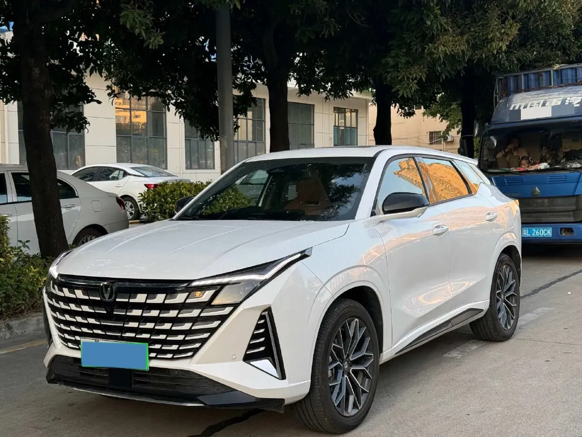 2024 ChangAn UNI-Z 1.5L 98HP L4 E-CVT PHEV 18.4KWH,autocango,china used car exporter,china ev exporter,chinese used car exporter,chinese used ev exporter