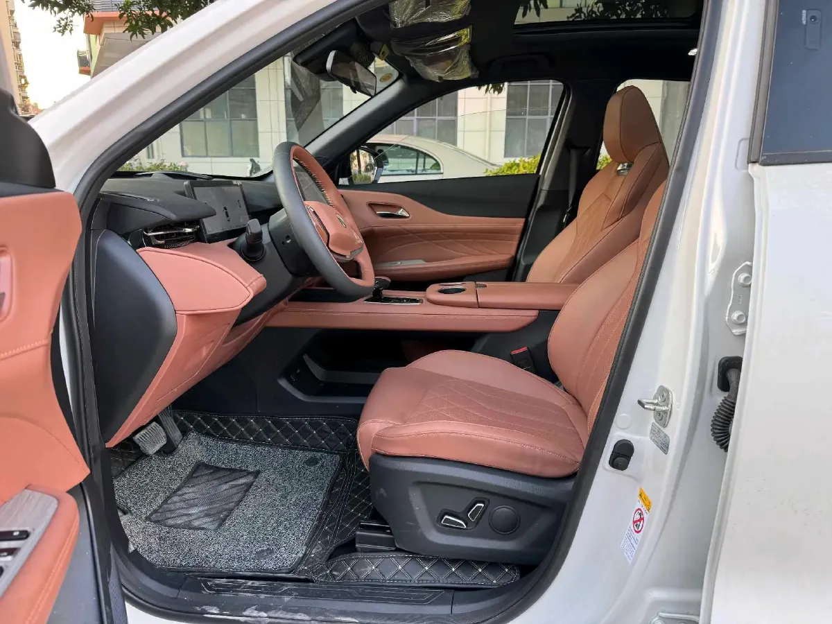 2024 ChangAn UNI-Z 1.5L 98HP L4 E-CVT PHEV 18.4KWH,autocango,china used car exporter,china ev exporter,chinese used car exporter,chinese used ev exporter