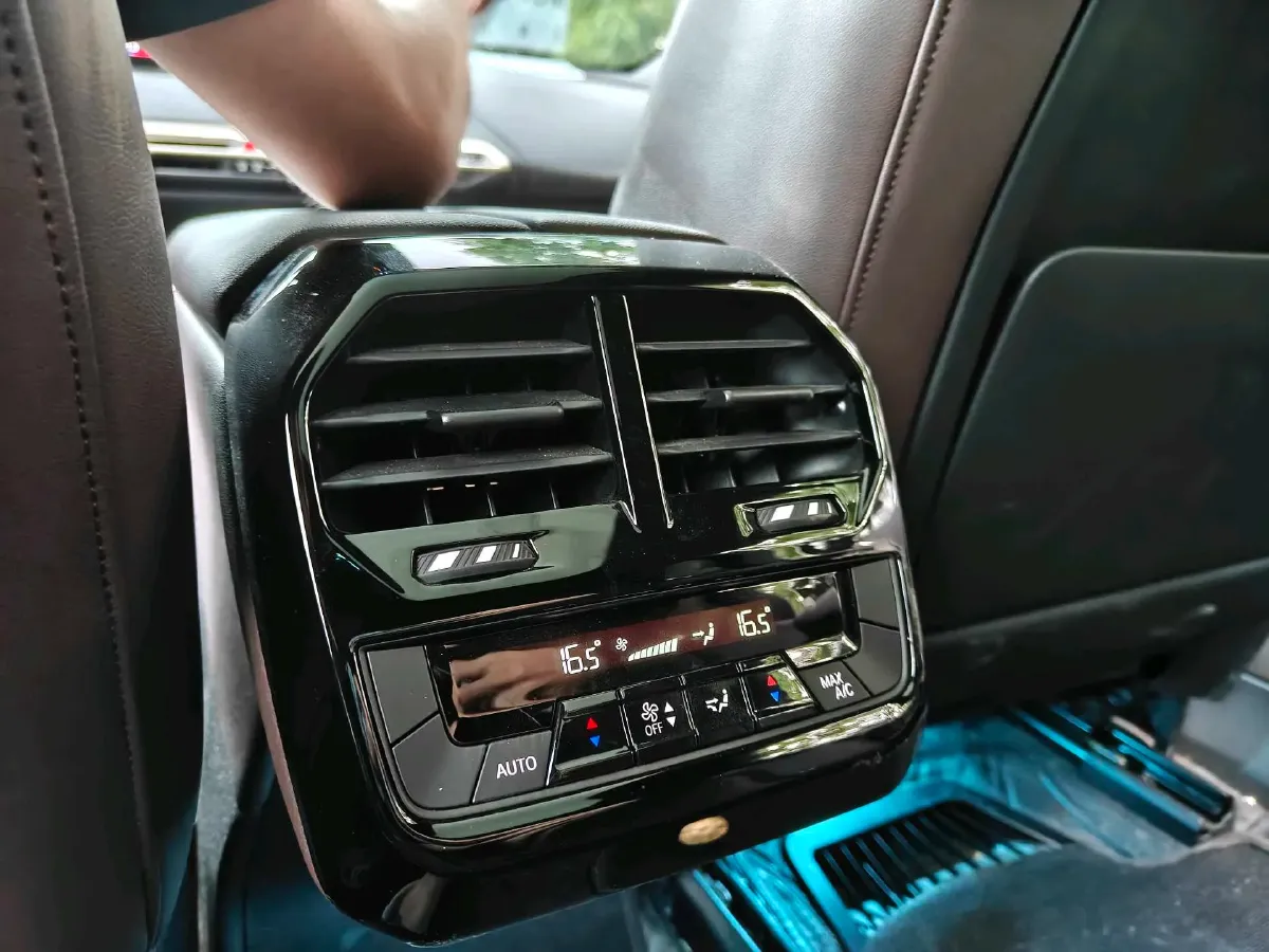 2022 BMW iX BEV 76.6KWH,autocango,china used car exporter,china ev exporter,chinese used car exporter,chinese used ev exporter