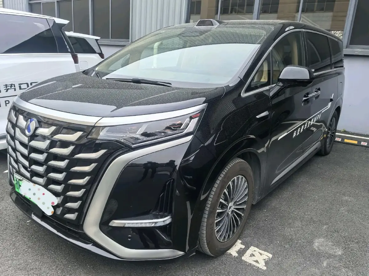 2025 Denza D9 1.5T 156HP L4 E-CVT PHEV 40KWH