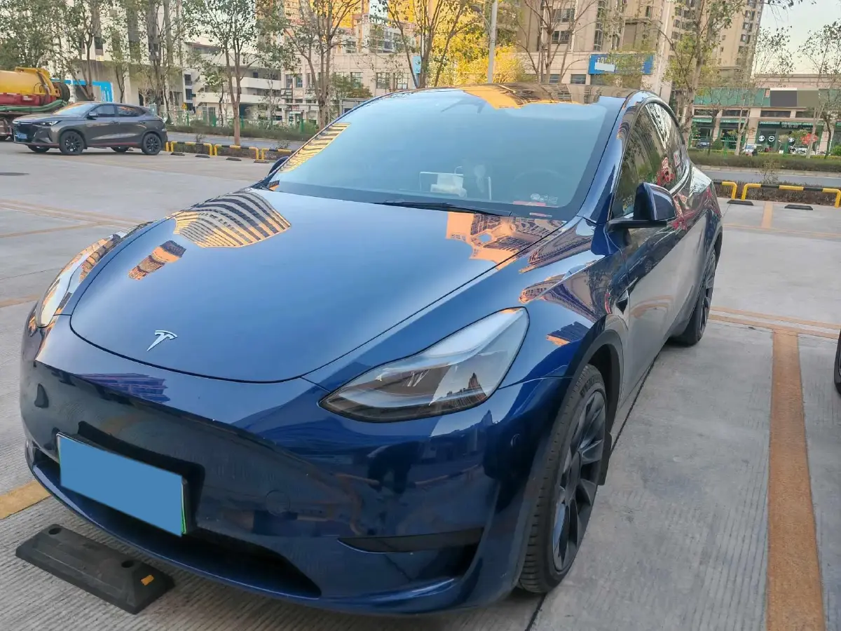 2022 Tesla Model Y BEV 60KWH