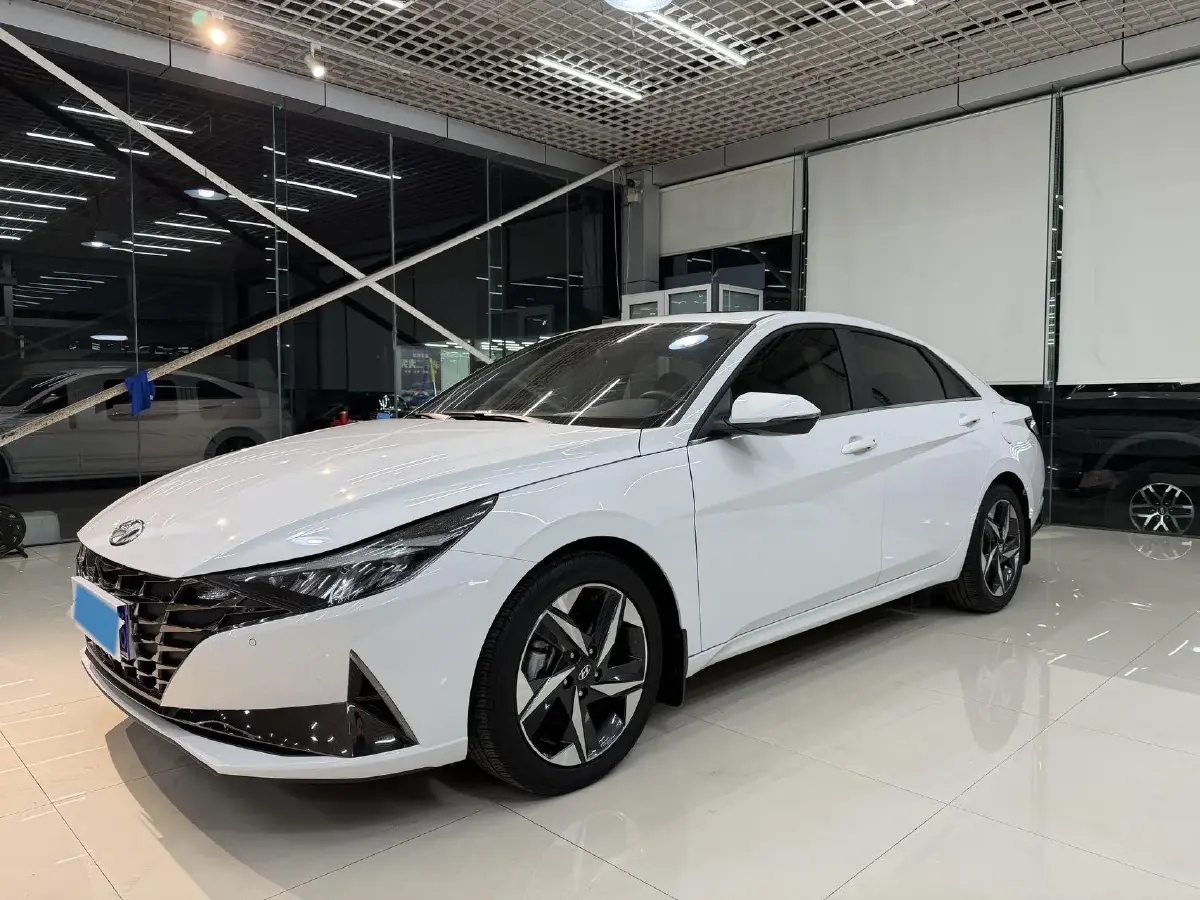 2022 Hyundai Elantra 1.5L 115HP L4 CVT