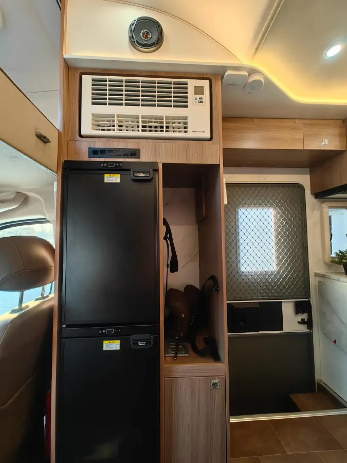 2022 MAXUS V100 RV 2.0T 150HP L4 6AT,autocango,china used car exporter,china ev exporter,chinese used car exporter,chinese used ev exporter