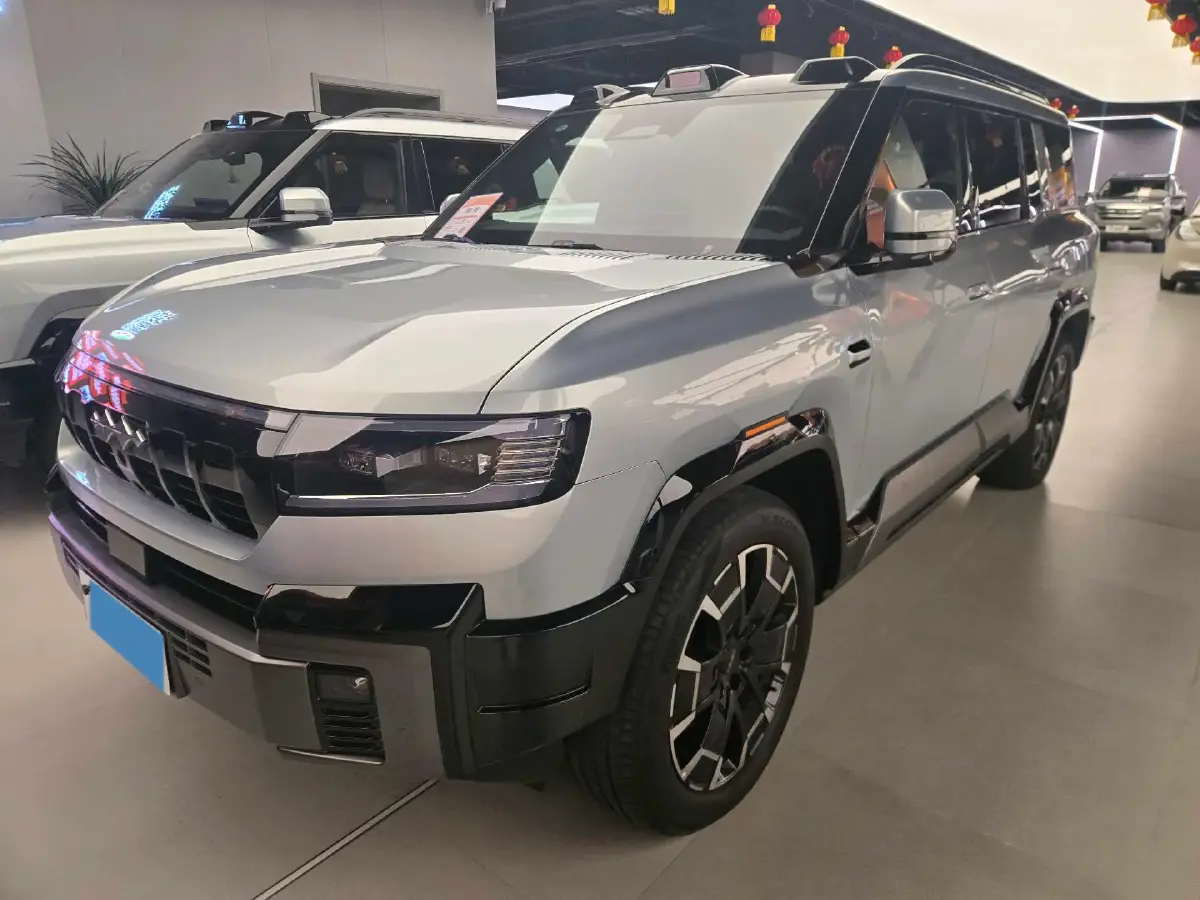 2025 FangChengBao Bao 8 2.0T 245HP L4 E-CVT PHEV 36.8KWH