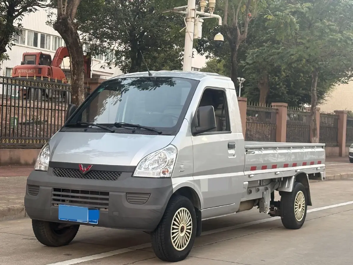 2021 WuLing RongGuang Mini Truck 1.5L 99HP L4 5MT