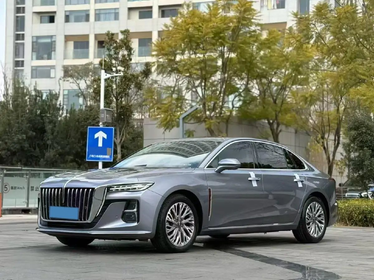 2023 HongQi H5 2.0T 224HP L4 8AT
