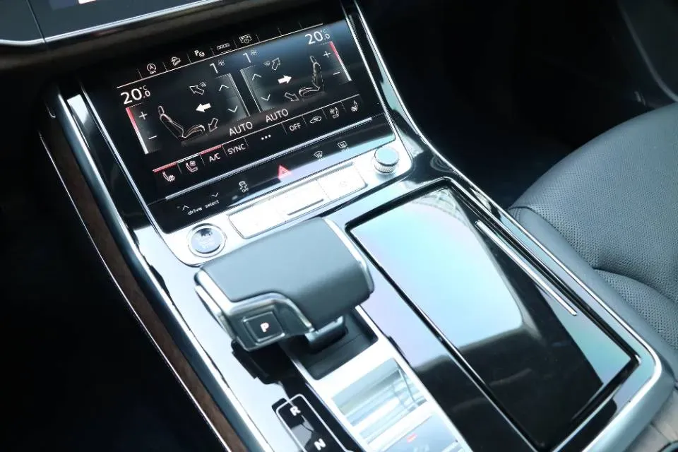 2023 Audi Q7 3.0T 340HP V6 8AT,autocango,china used car exporter,china ev exporter,chinese used car exporter,chinese used ev exporter