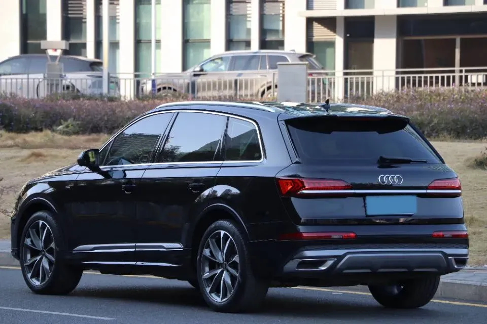 2023 Audi Q7 3.0T 340HP V6 8AT,autocango,china used car exporter,china ev exporter,chinese used car exporter,chinese used ev exporter
