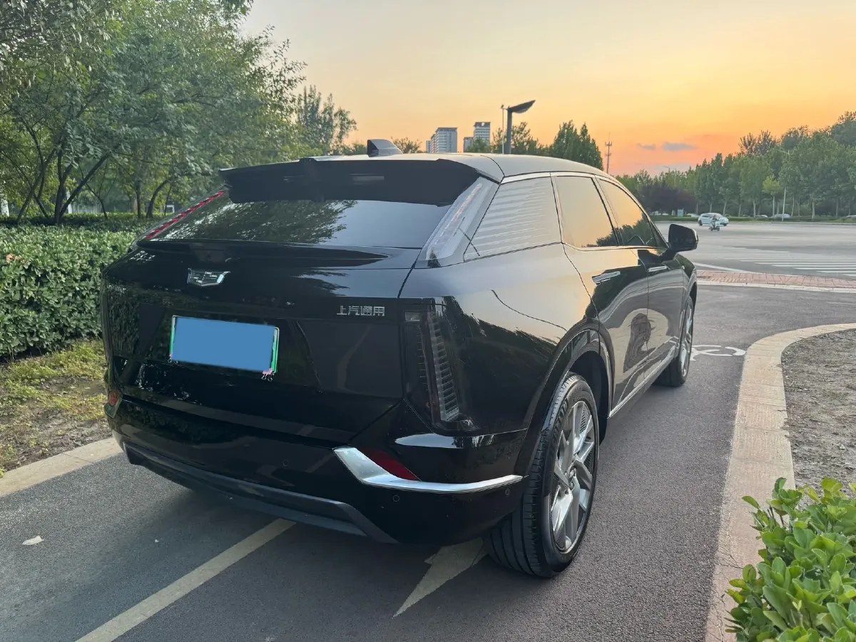 2024 Cadillac OPTIQ BEV 68.4KWH,autocango,china used car exporter,china ev exporter,chinese used car exporter,chinese used ev exporter