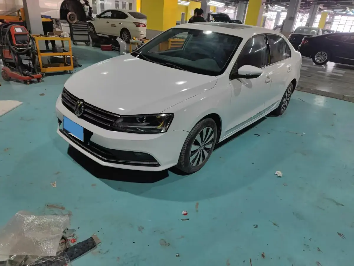2017 Volkswagen Sagitar 1.6L 110HP L4 6AT