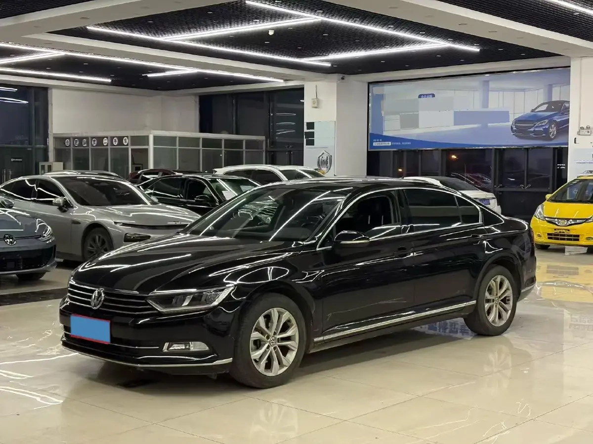 2018 Volkswagen Magotan 2.0T 220HP L4 7DCT