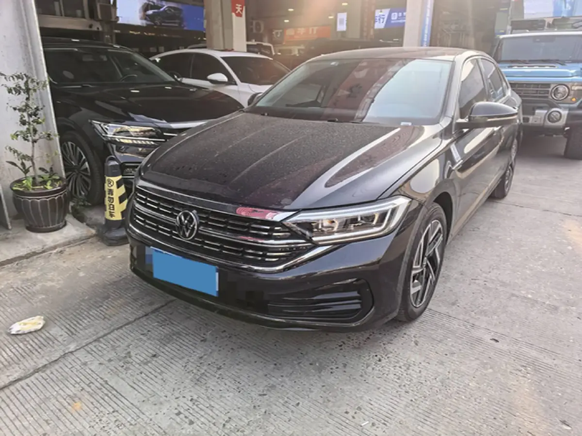 2025 Volkswagen Sagitar 1.5T 160HP L4 7DCT