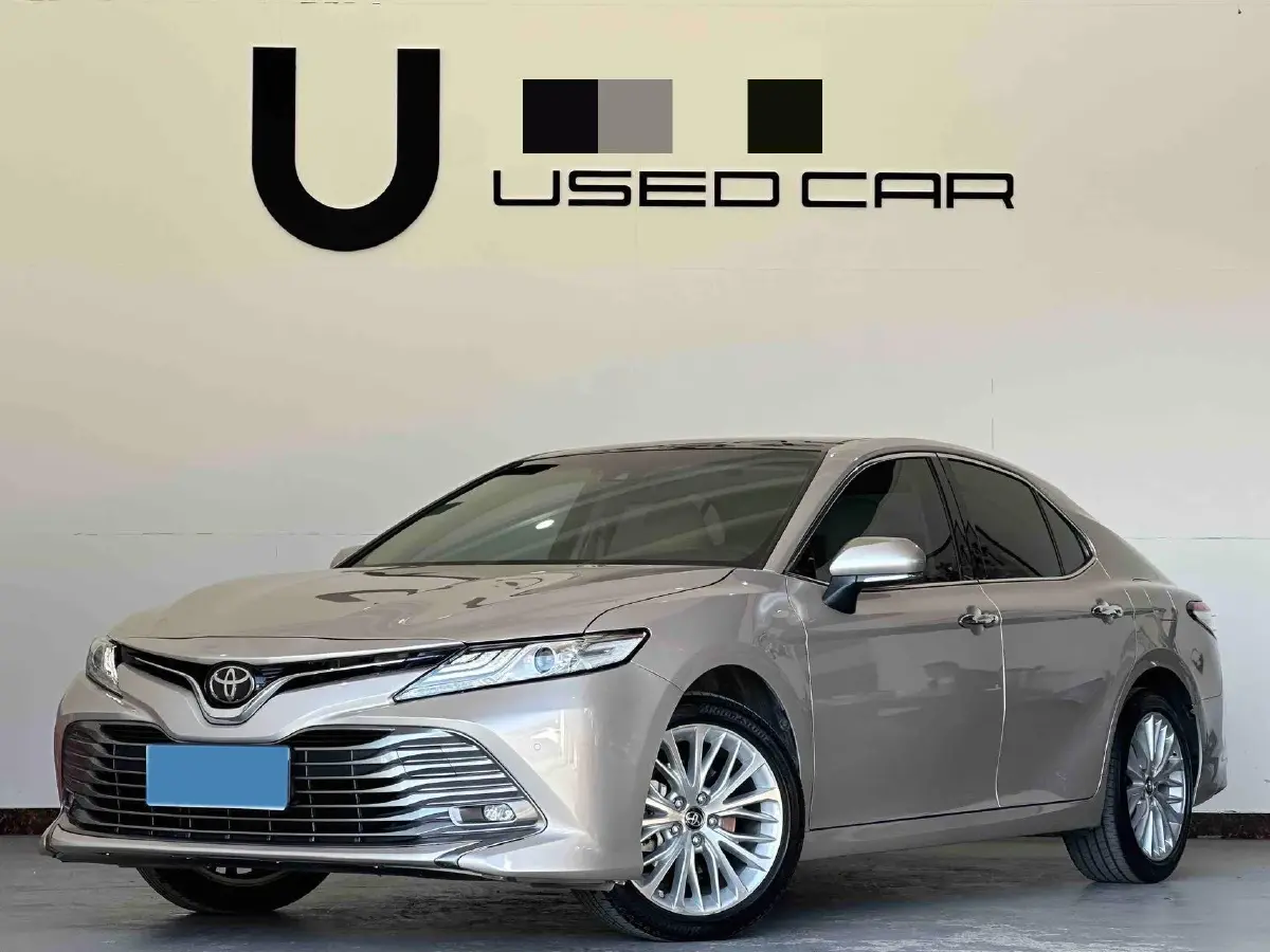 2019 Toyota Camry 2.5L 209HP L4 8AT