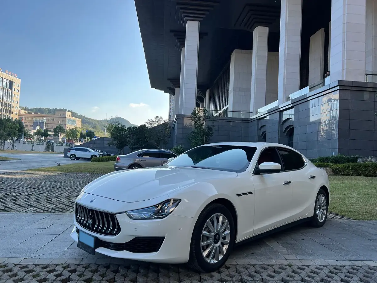 2018 Maserati Ghibli 3.0T 350HP V6 8AT