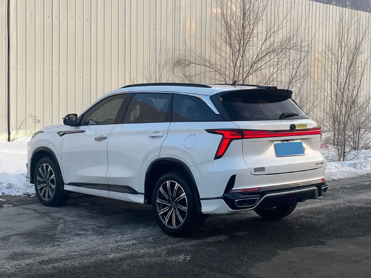 2023 ChangAn CS75 Plus 1.5T 188HP L4 8AT,autocango,china used car exporter,china ev exporter,chinese used car exporter,chinese used ev exporter