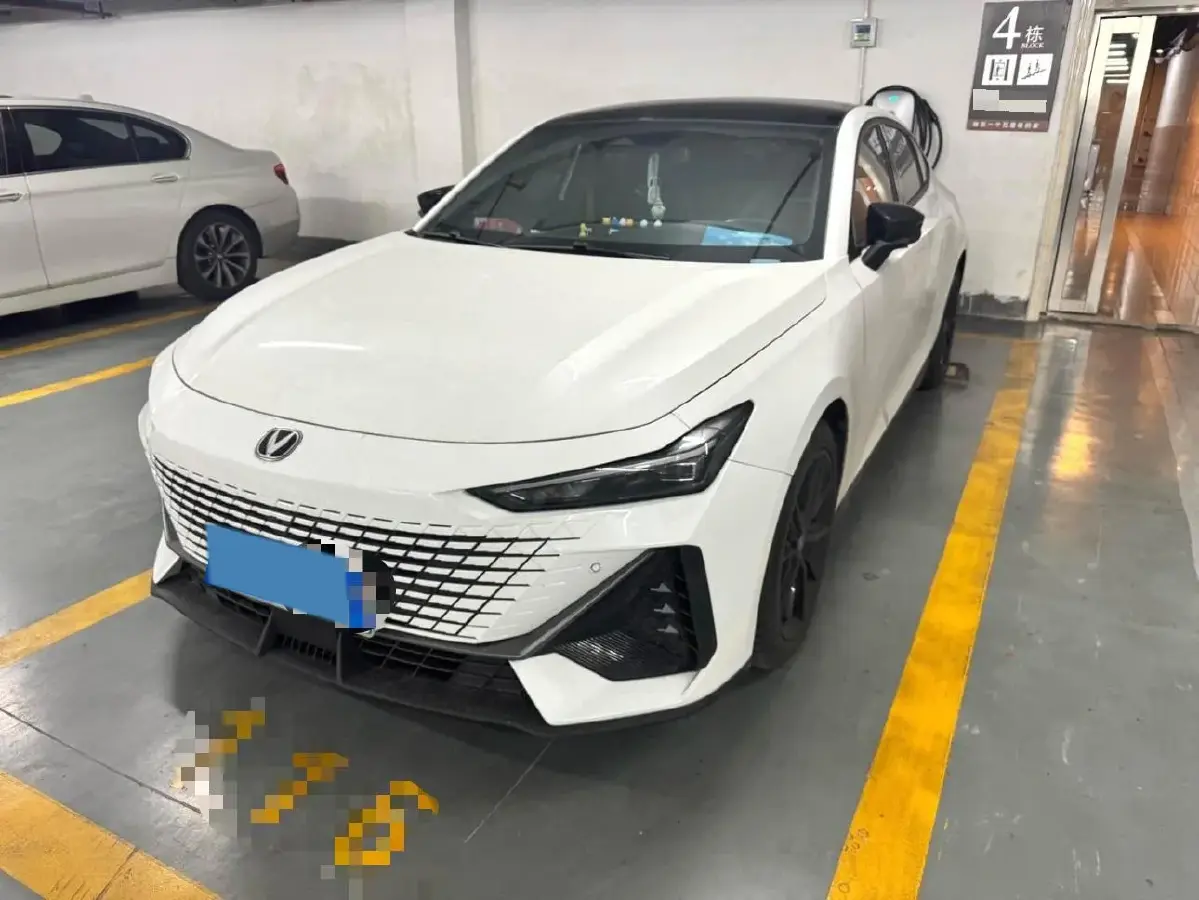 2023 ChangAn UNI-V 1.5T 188HP L4 7DCT
