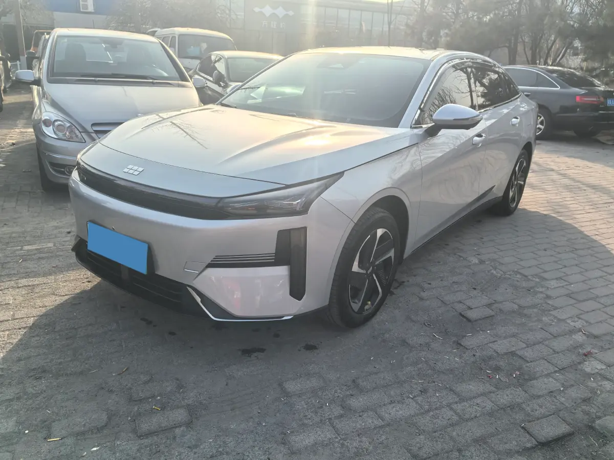 2025 BYD Sea Lion 05 DM-i 1.5L 101HP L4 E-CVT PHEV 12.9KWH