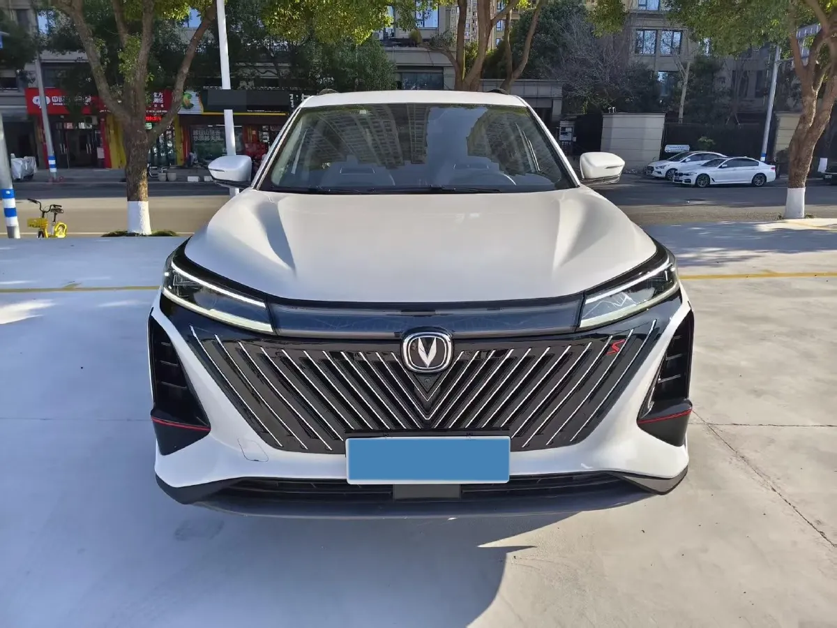 2022 ChangAn CS75 Plus 1.5T 188HP L4 8AT,autocango,china used car exporter,china ev exporter,chinese used car exporter,chinese used ev exporter