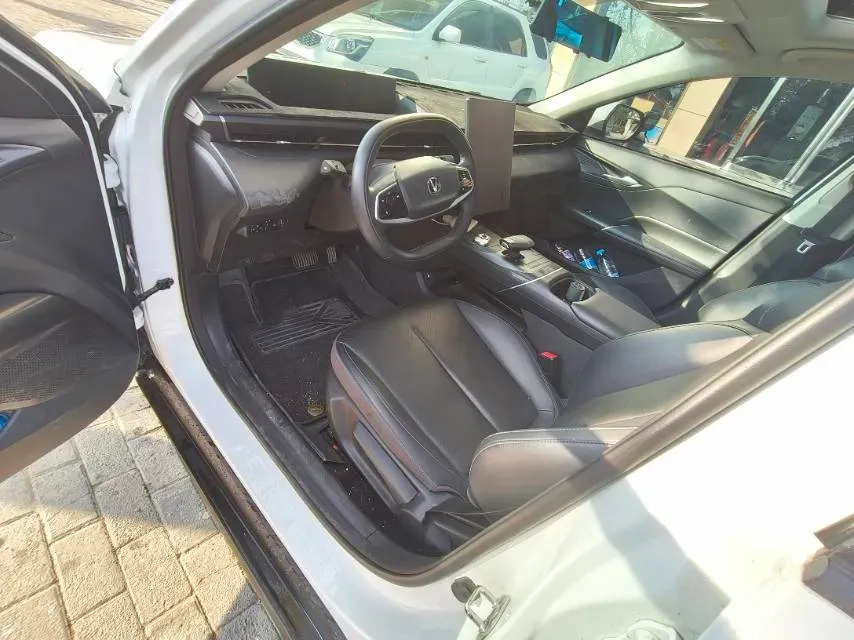 2023 ChangAn Oshan Z6 1.5T 188HP L4 7DCT,autocango,china used car exporter,china ev exporter,chinese used car exporter,chinese used ev exporter