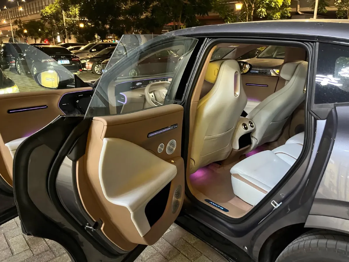 2024 Avatr 07 1.5T 156HP L4 REEV,autocango,china used car exporter,china ev exporter,chinese used car exporter,chinese used ev exporter