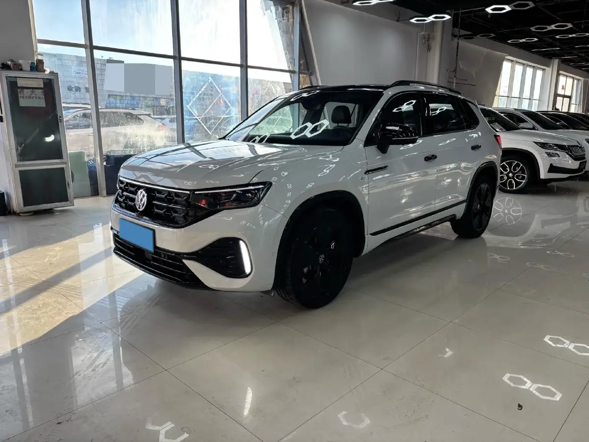 2023 Volkswagen Tayron 2.0T 220HP L4 7DCT