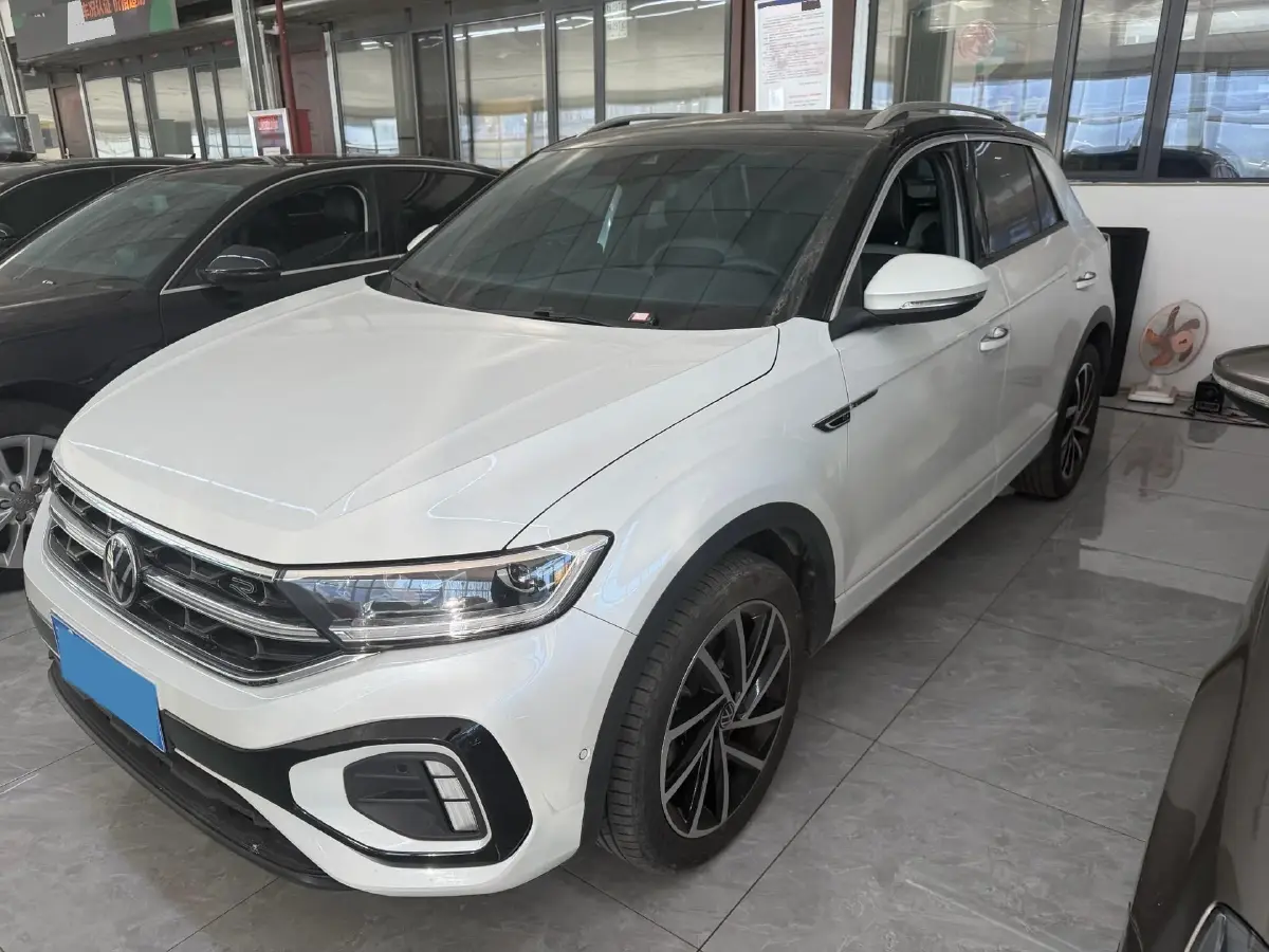 2023 Volkswagen T-Roc 1.5T 160HP L4 7DCT